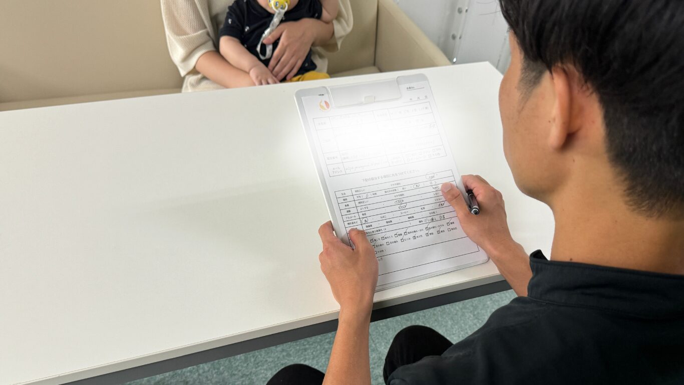 足つぼ施術前のカウンセリング風景|冷え・むくみ・自律神経の相談