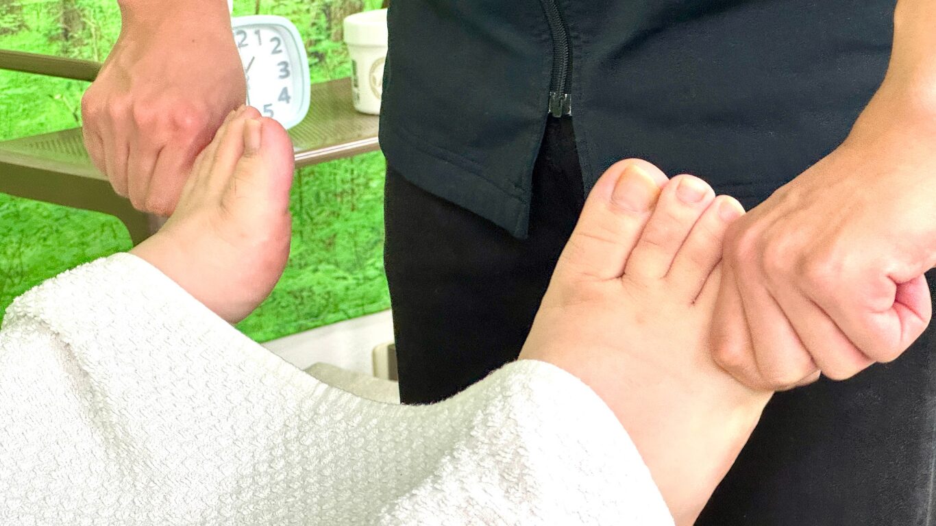 自律神経ケアの足つぼとヘッドマッサージ施術写真|筑紫野市